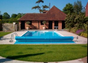 Heat pumps for swimming pools